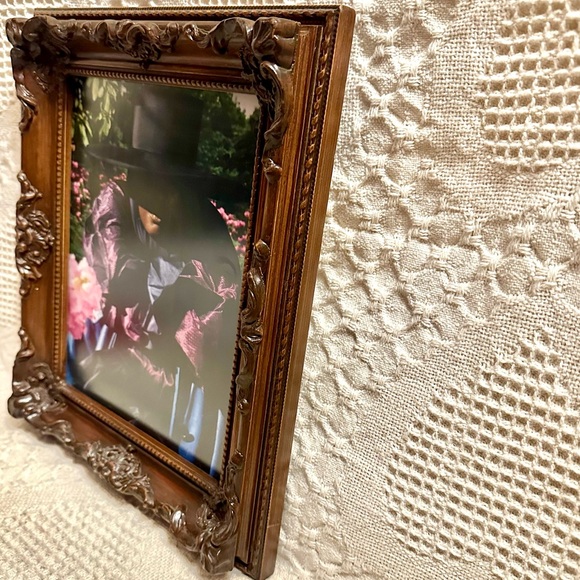 Victorian Ornate 3D Photo  Picture Frame Dark Brown Wood  Wall Mounted 11x13 - Picture 4 of 16